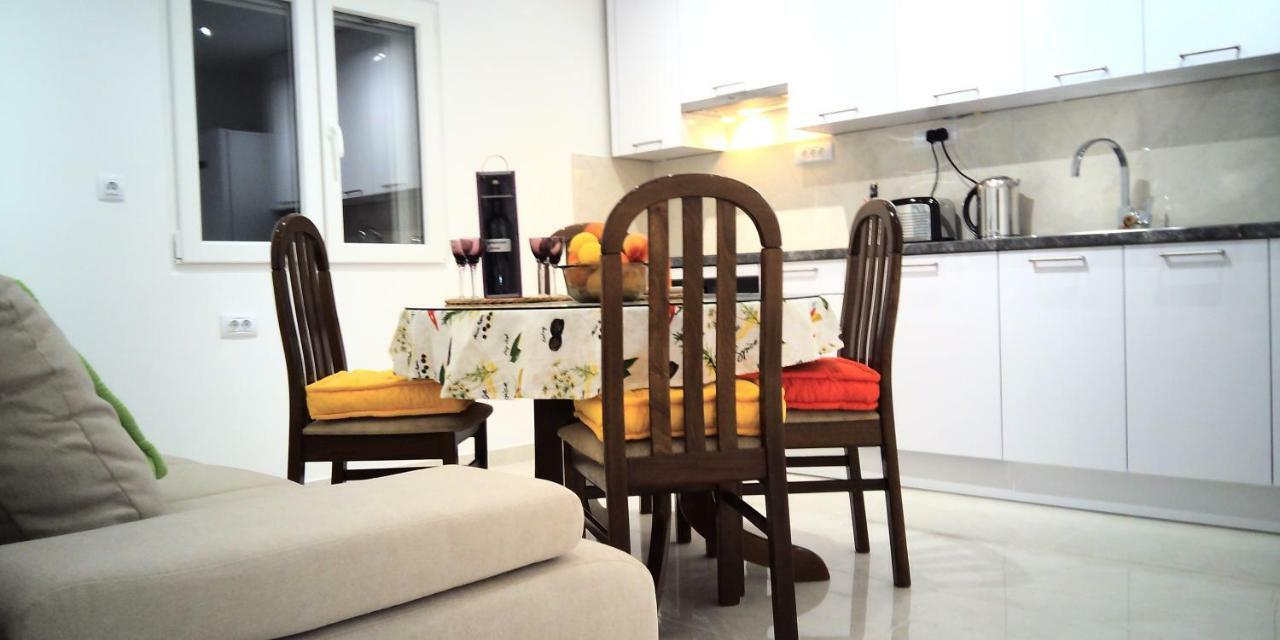 Apartment Marina Комижа Экстерьер фото