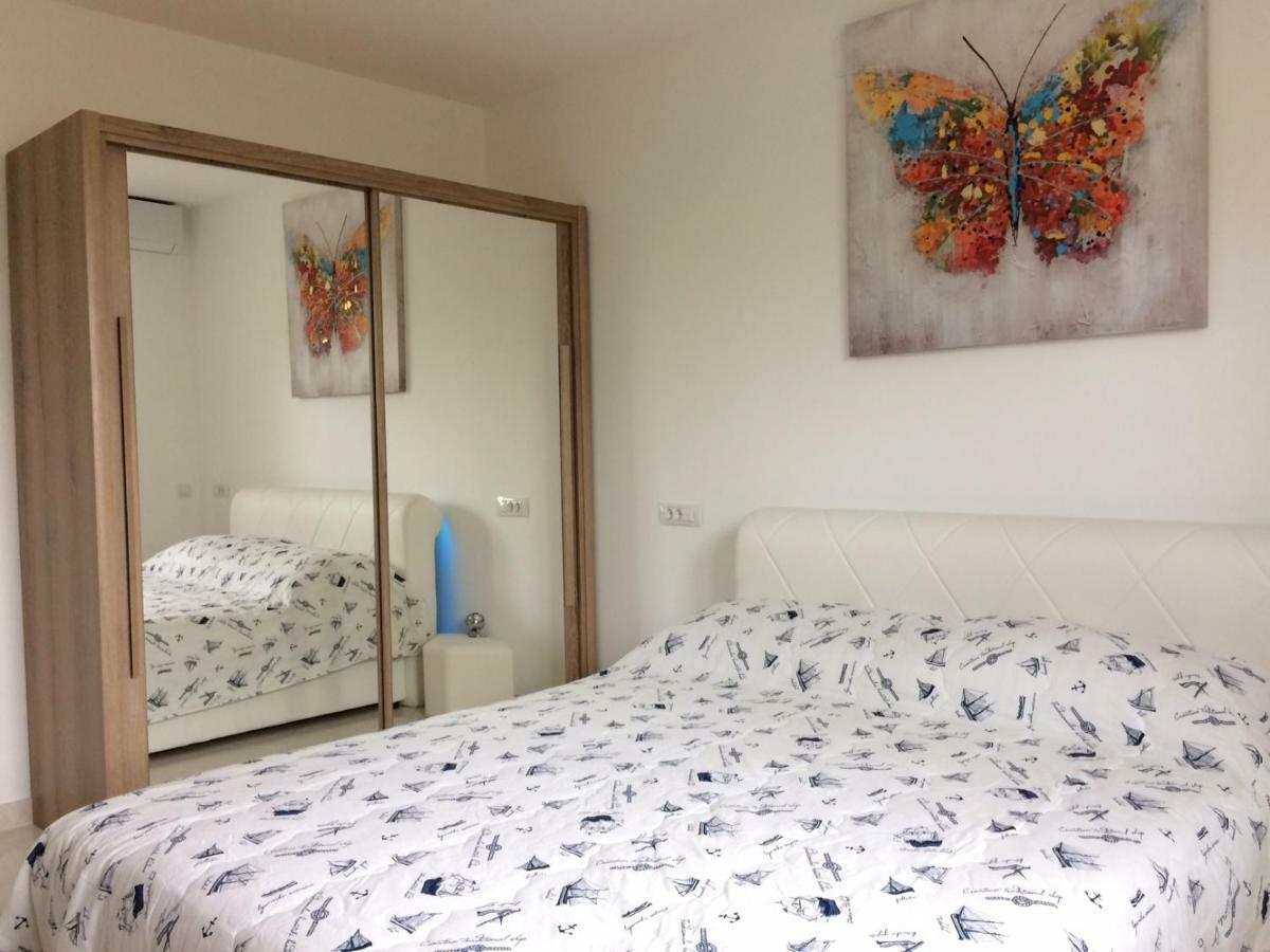 Apartment Marina Комижа Экстерьер фото